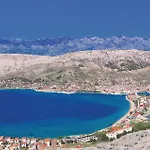 1 Bedroom Amazing In Appartamento Povljana